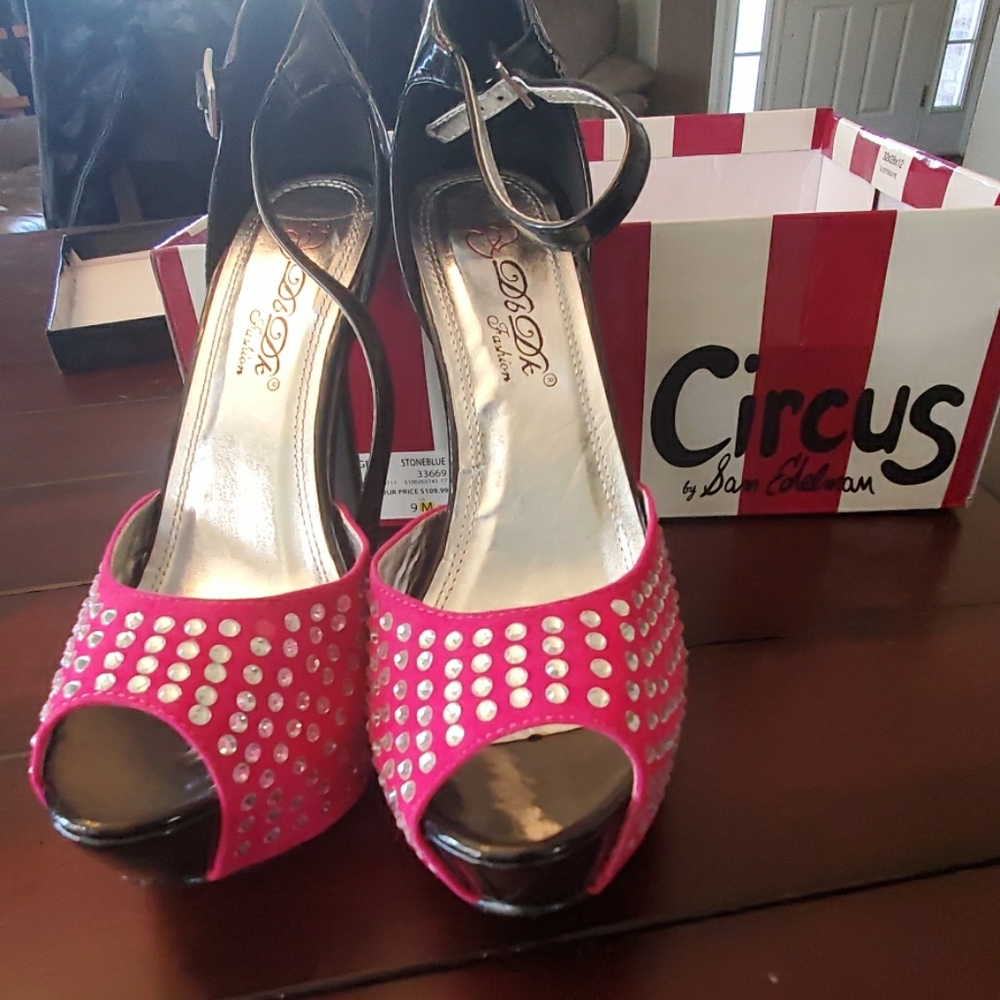 womans high heels